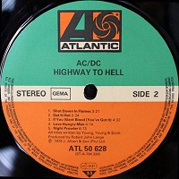 AC/DC - HIGHWAY TO HELL